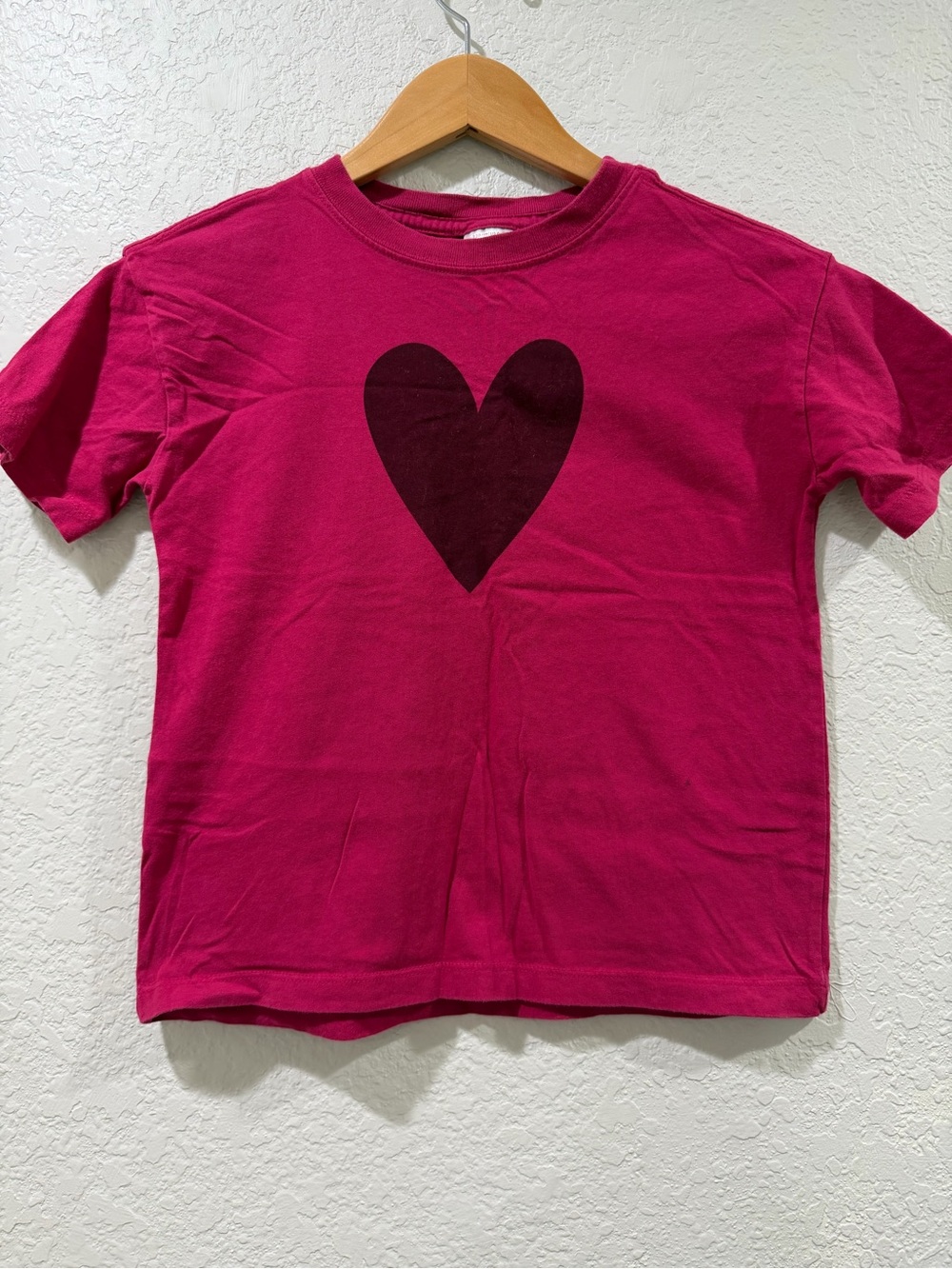 Hanna Andersson Relaxed Fit Graphic T-Shirt Heart on Raspberry PLAY Size 6–7